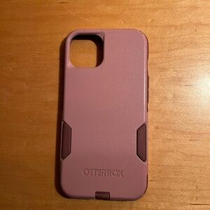 Purple Otterbox iPhone 13